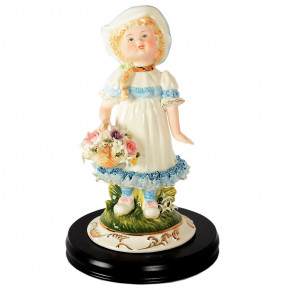 Статуэтка на деревянной подставке  Royal Classics "Девочка с цветами" / 148436